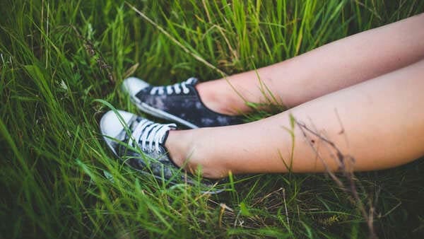 Comment soigner ton mal de tête, tes maux d'estomac, ta fatigue AVEC TES PIEDS ?